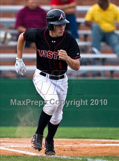 Thumbnail 1 in Lee vs Austin (Texas 5A Region III Playoffs) photogallery.