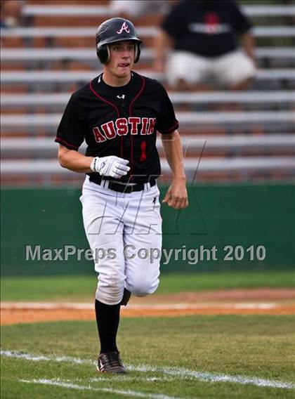 Thumbnail 2 in Lee vs Austin (Texas 5A Region III Playoffs) photogallery.