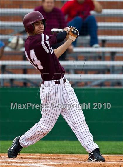 Thumbnail 2 in Lee vs Austin (Texas 5A Region III Playoffs) photogallery.