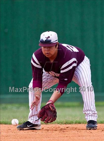 Thumbnail 2 in Lee vs Austin (Texas 5A Region III Playoffs) photogallery.