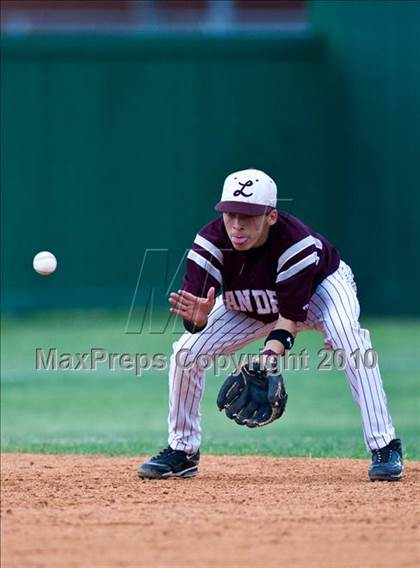 Thumbnail 1 in Lee vs Austin (Texas 5A Region III Playoffs) photogallery.