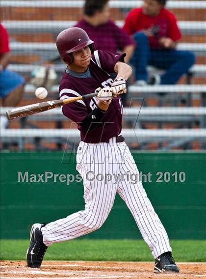 Thumbnail 3 in Lee vs Austin (Texas 5A Region III Playoffs) photogallery.