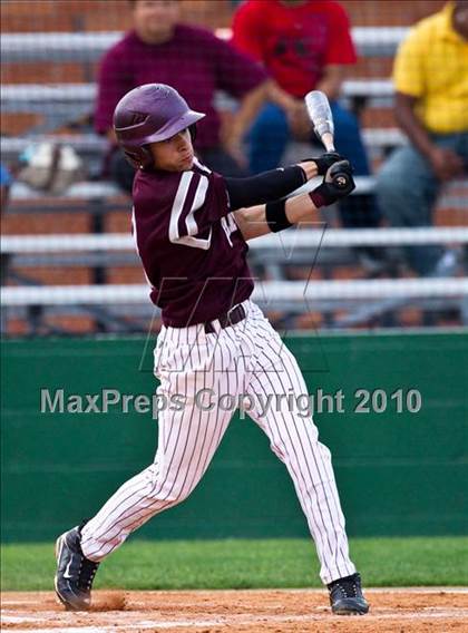 Thumbnail 3 in Lee vs Austin (Texas 5A Region III Playoffs) photogallery.
