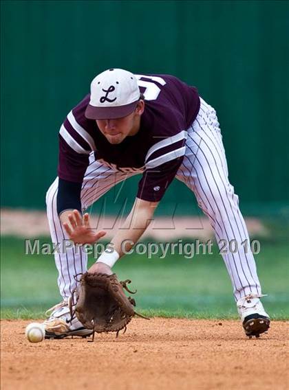 Thumbnail 2 in Lee vs Austin (Texas 5A Region III Playoffs) photogallery.