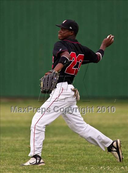 Thumbnail 1 in Lee vs Austin (Texas 5A Region III Playoffs) photogallery.