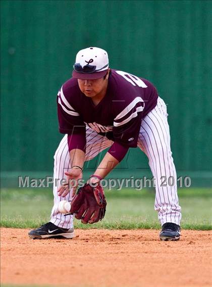 Thumbnail 3 in Lee vs Austin (Texas 5A Region III Playoffs) photogallery.