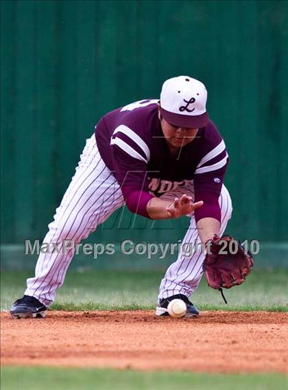 Thumbnail 1 in Lee vs Austin (Texas 5A Region III Playoffs) photogallery.