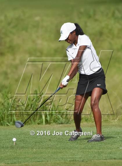 Thumbnail 2 in NEISD Varsity District Golf Tournament photogallery.