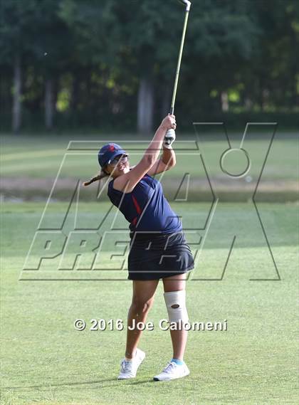 Thumbnail 2 in NEISD Varsity District Golf Tournament photogallery.