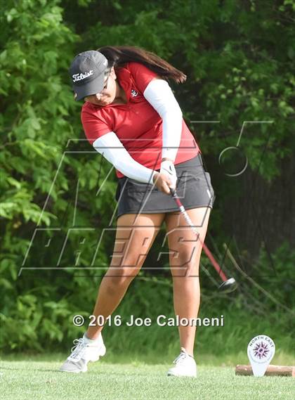 Thumbnail 2 in NEISD Varsity District Golf Tournament photogallery.