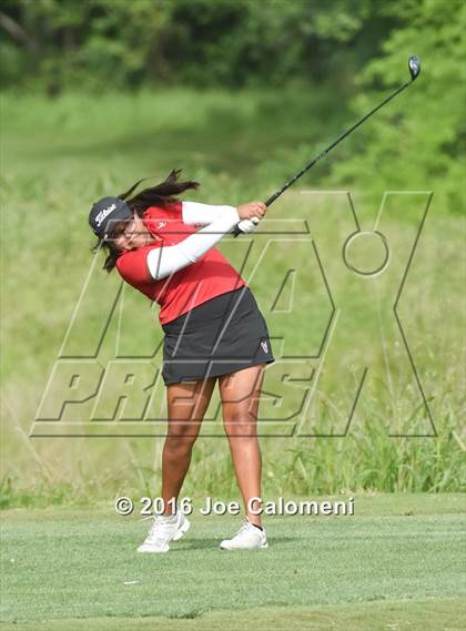 Thumbnail 1 in NEISD Varsity District Golf Tournament photogallery.