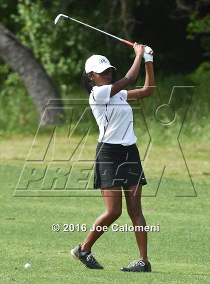 Thumbnail 1 in NEISD Varsity District Golf Tournament photogallery.