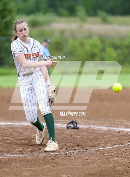 Thumbnail 2 in Skyline @ Kettle Run (VHSL Class 3 Regional Quarterfinals) photogallery.