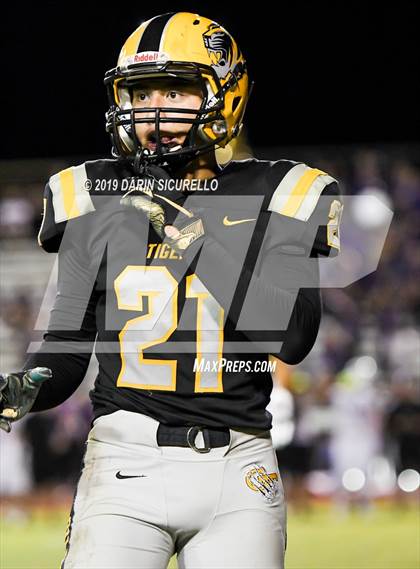 Thumbnail 3 in Gilbert vs Sunrise Mountain photogallery.