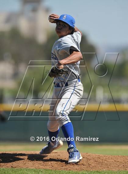 Thumbnail 3 in San Diego vs Calexico (66th Annual Lions Tournament 4A Semifinal) photogallery.