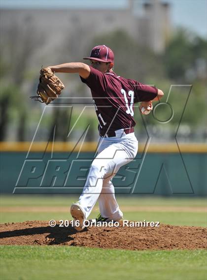 Thumbnail 1 in San Diego vs Calexico (66th Annual Lions Tournament 4A Semifinal) photogallery.