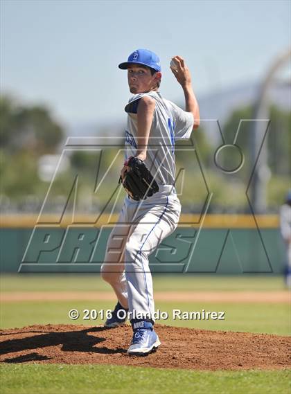 Thumbnail 3 in San Diego vs Calexico (66th Annual Lions Tournament 4A Semifinal) photogallery.