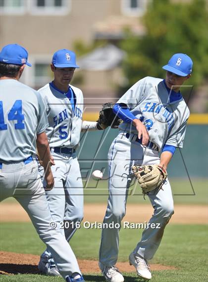 Thumbnail 3 in San Diego vs Calexico (66th Annual Lions Tournament 4A Semifinal) photogallery.