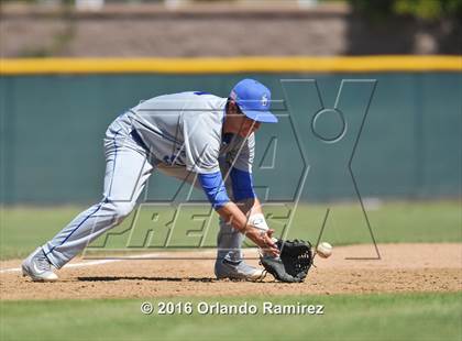 Thumbnail 3 in San Diego vs Calexico (66th Annual Lions Tournament 4A Semifinal) photogallery.
