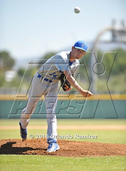 Thumbnail 2 in San Diego vs Calexico (66th Annual Lions Tournament 4A Semifinal) photogallery.