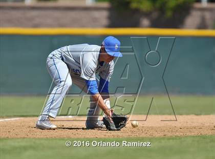 Thumbnail 2 in San Diego vs Calexico (66th Annual Lions Tournament 4A Semifinal) photogallery.