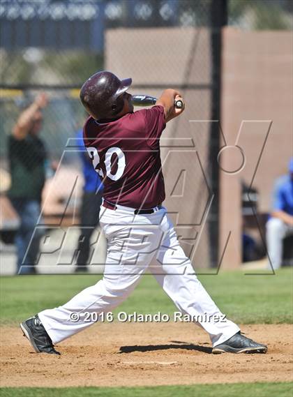 Thumbnail 3 in San Diego vs Calexico (66th Annual Lions Tournament 4A Semifinal) photogallery.