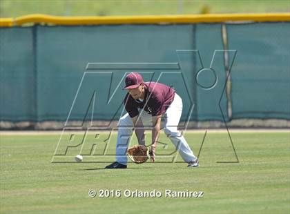 Thumbnail 3 in San Diego vs Calexico (66th Annual Lions Tournament 4A Semifinal) photogallery.