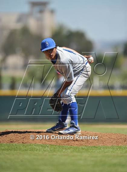 Thumbnail 2 in San Diego vs Calexico (66th Annual Lions Tournament 4A Semifinal) photogallery.