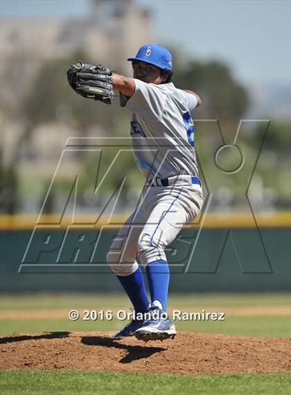 Thumbnail 3 in San Diego vs Calexico (66th Annual Lions Tournament 4A Semifinal) photogallery.