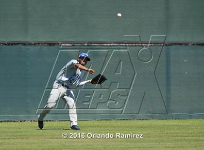 Thumbnail 3 in San Diego vs Calexico (66th Annual Lions Tournament 4A Semifinal) photogallery.