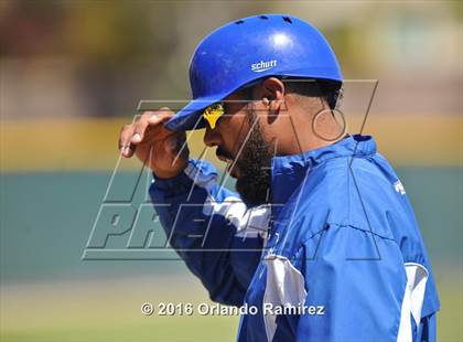 Thumbnail 3 in San Diego vs Calexico (66th Annual Lions Tournament 4A Semifinal) photogallery.