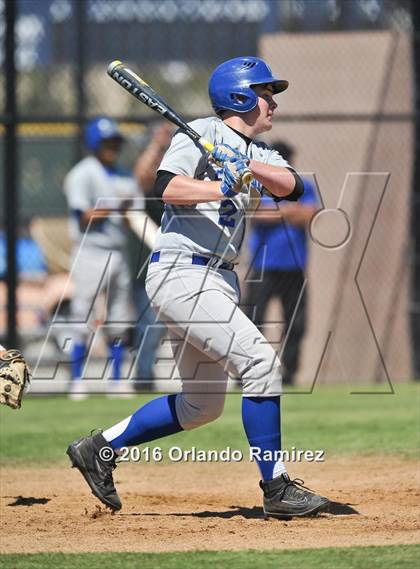 Thumbnail 2 in San Diego vs Calexico (66th Annual Lions Tournament 4A Semifinal) photogallery.