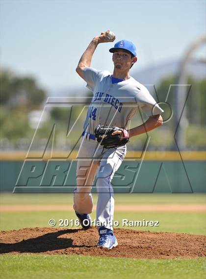 Thumbnail 2 in San Diego vs Calexico (66th Annual Lions Tournament 4A Semifinal) photogallery.
