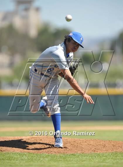 Thumbnail 3 in San Diego vs Calexico (66th Annual Lions Tournament 4A Semifinal) photogallery.