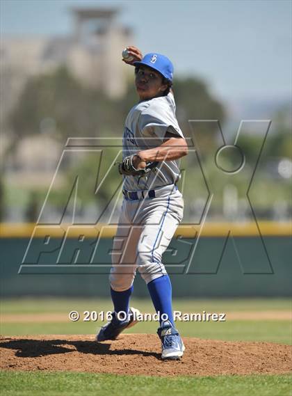 Thumbnail 1 in San Diego vs Calexico (66th Annual Lions Tournament 4A Semifinal) photogallery.