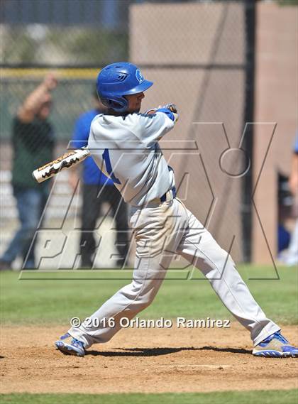 Thumbnail 3 in San Diego vs Calexico (66th Annual Lions Tournament 4A Semifinal) photogallery.