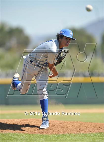 Thumbnail 2 in San Diego vs Calexico (66th Annual Lions Tournament 4A Semifinal) photogallery.