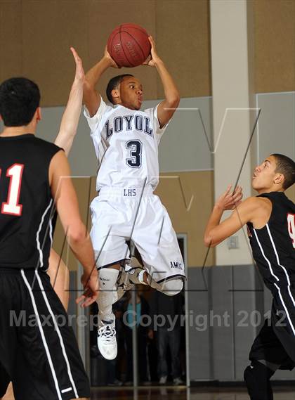 Thumbnail 2 in Harvard-Westlake vs. Loyola (MaxPreps Holiday Classic) photogallery.