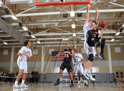 Thumbnail 2 in Harvard-Westlake vs. Loyola (MaxPreps Holiday Classic) photogallery.