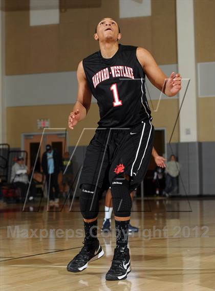 Thumbnail 3 in Harvard-Westlake vs. Loyola (MaxPreps Holiday Classic) photogallery.