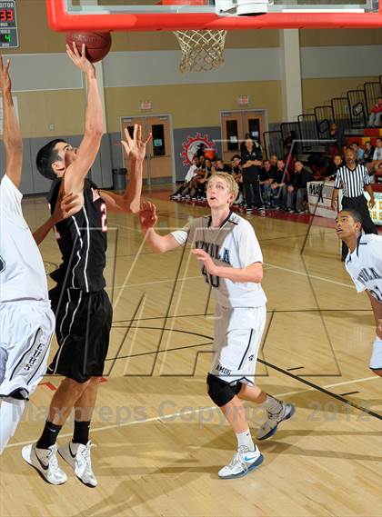 Thumbnail 2 in Harvard-Westlake vs. Loyola (MaxPreps Holiday Classic) photogallery.