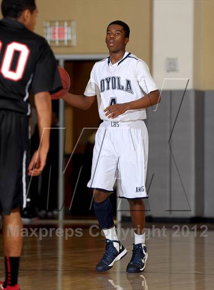 Thumbnail 3 in Harvard-Westlake vs. Loyola (MaxPreps Holiday Classic) photogallery.