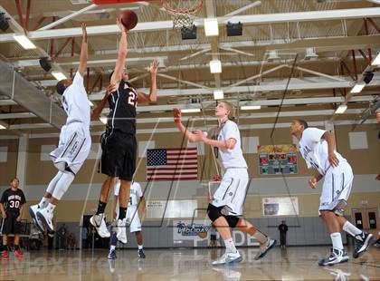 Thumbnail 3 in Harvard-Westlake vs. Loyola (MaxPreps Holiday Classic) photogallery.