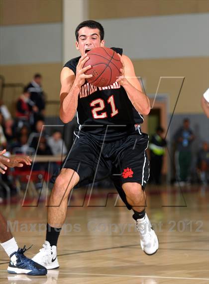 Thumbnail 1 in Harvard-Westlake vs. Loyola (MaxPreps Holiday Classic) photogallery.