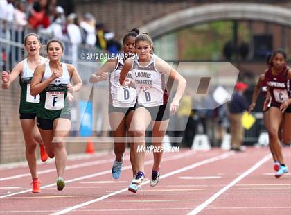 Thumbnail 2 in Penn Relays (Girls 4 x 100) photogallery.