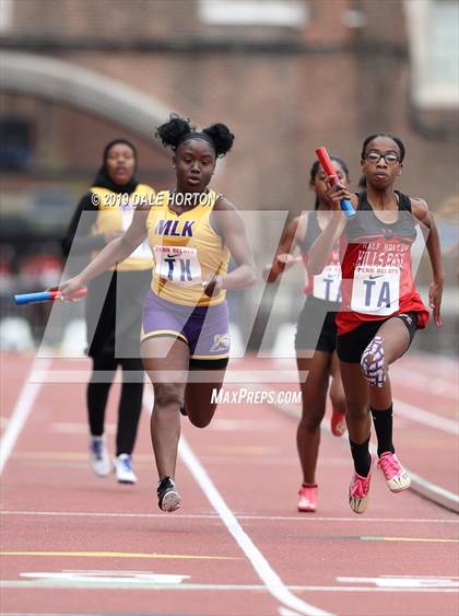 Thumbnail 2 in Penn Relays (Girls 4 x 100) photogallery.