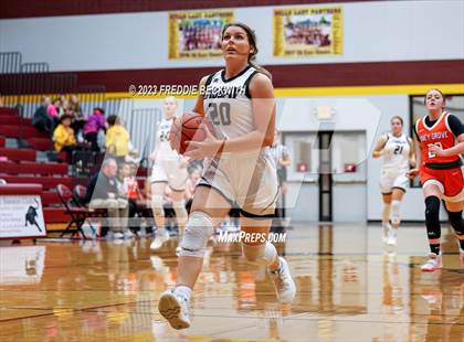 Thumbnail 3 in Lindsay vs. Honey Grove (UIL 2A Bi-District Playoff) photogallery.