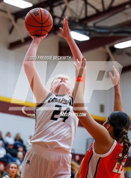 Thumbnail 2 in Lindsay vs. Honey Grove (UIL 2A Bi-District Playoff) photogallery.