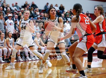 Thumbnail 2 in Lindsay vs. Honey Grove (UIL 2A Bi-District Playoff) photogallery.