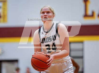 Thumbnail 3 in Lindsay vs. Honey Grove (UIL 2A Bi-District Playoff) photogallery.